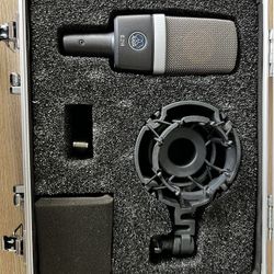 AKG C214 Microphone 