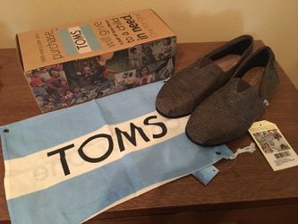 TOMS men's 10