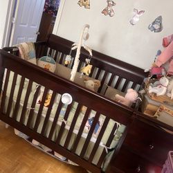 Kolkraft Crib with changing table Attached 