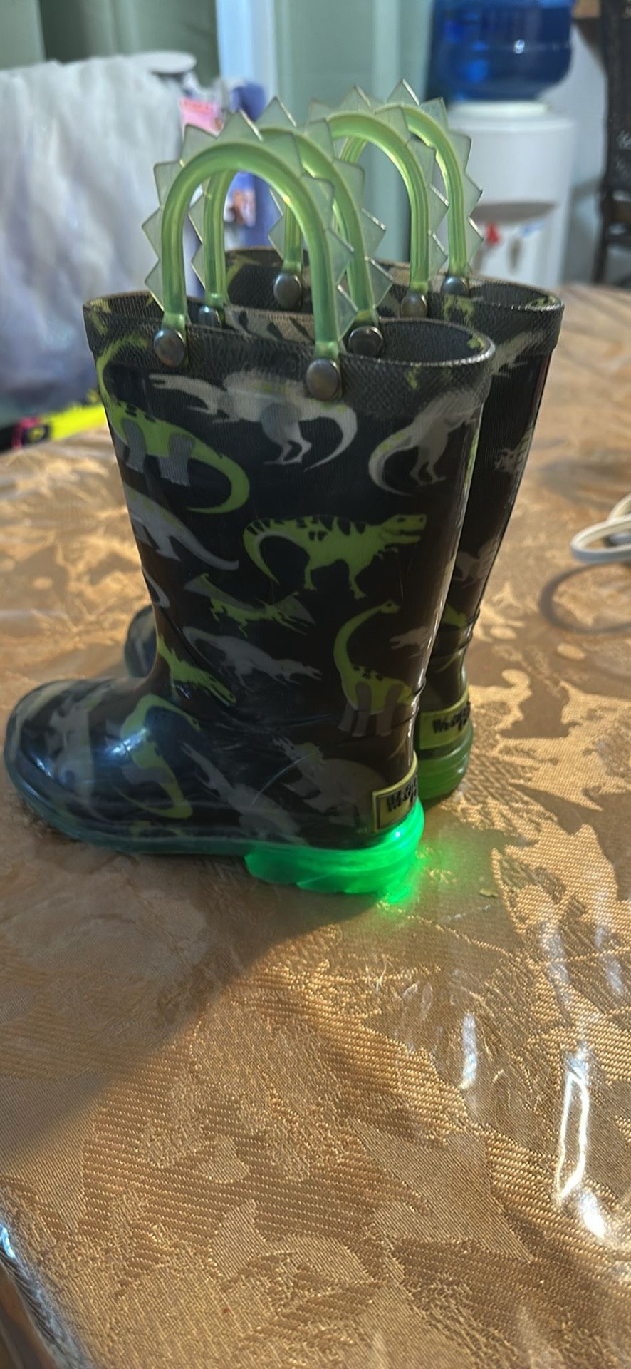 Light Up Rain Boots Size 8