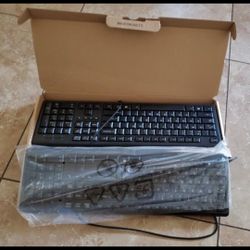 2 Computer Keyboards