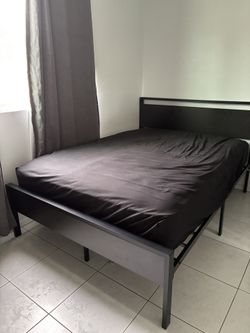 Mattress & Bed Frame: Full