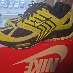 Nike air Pegasus 2005 Black And Yellow Men's Size 9.5 Women's 11