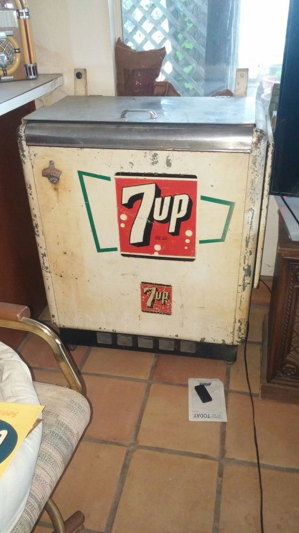Vintage 7up vending machine for Sale in Colleyville, TX OfferUp