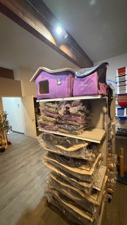 Pets accessories and cat Liter