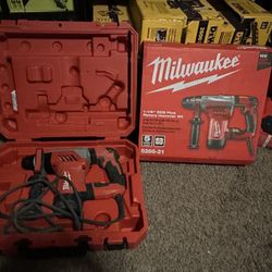 Milwaukee 1 1/8 In Rotary Hammer