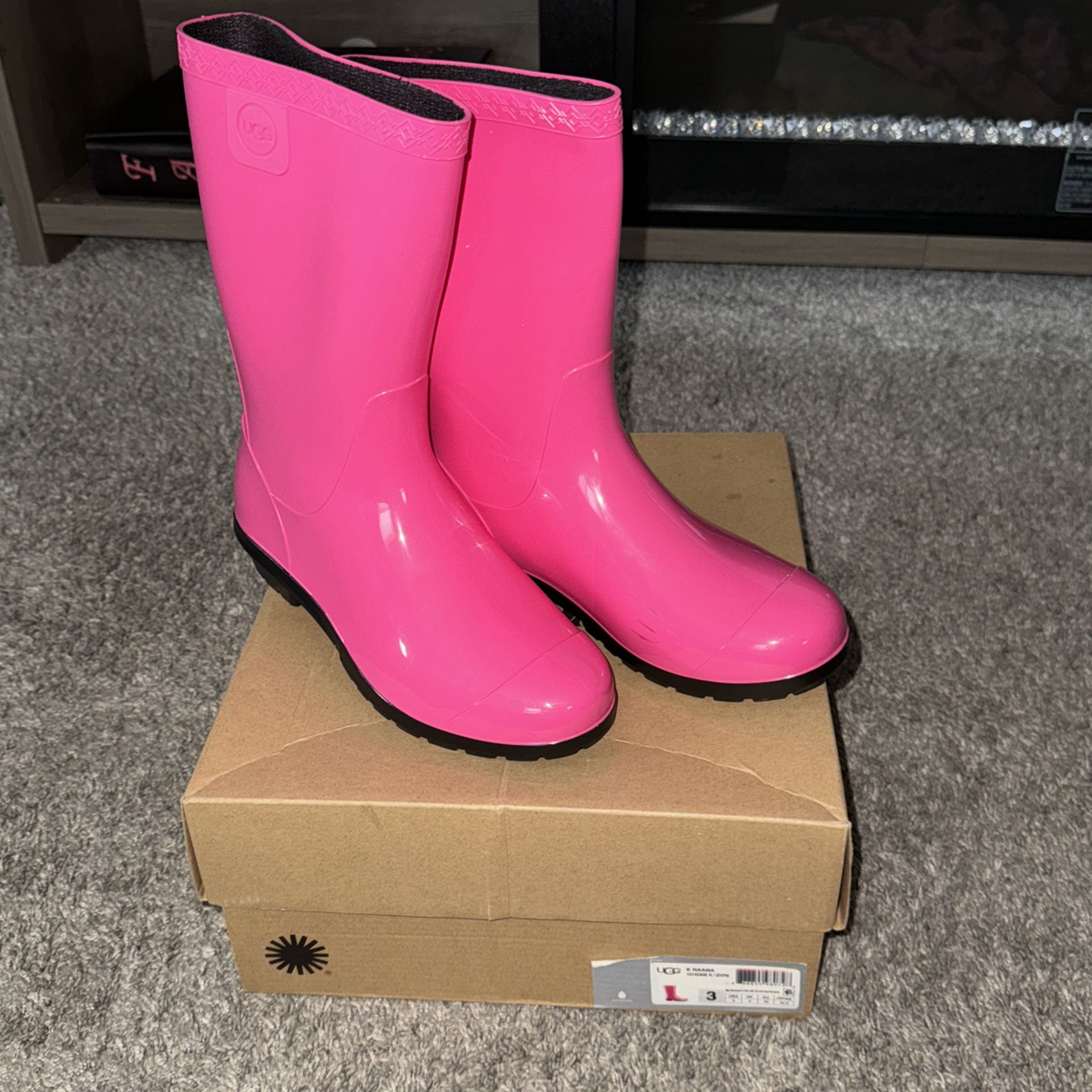 Ugg Rain boots Size 3