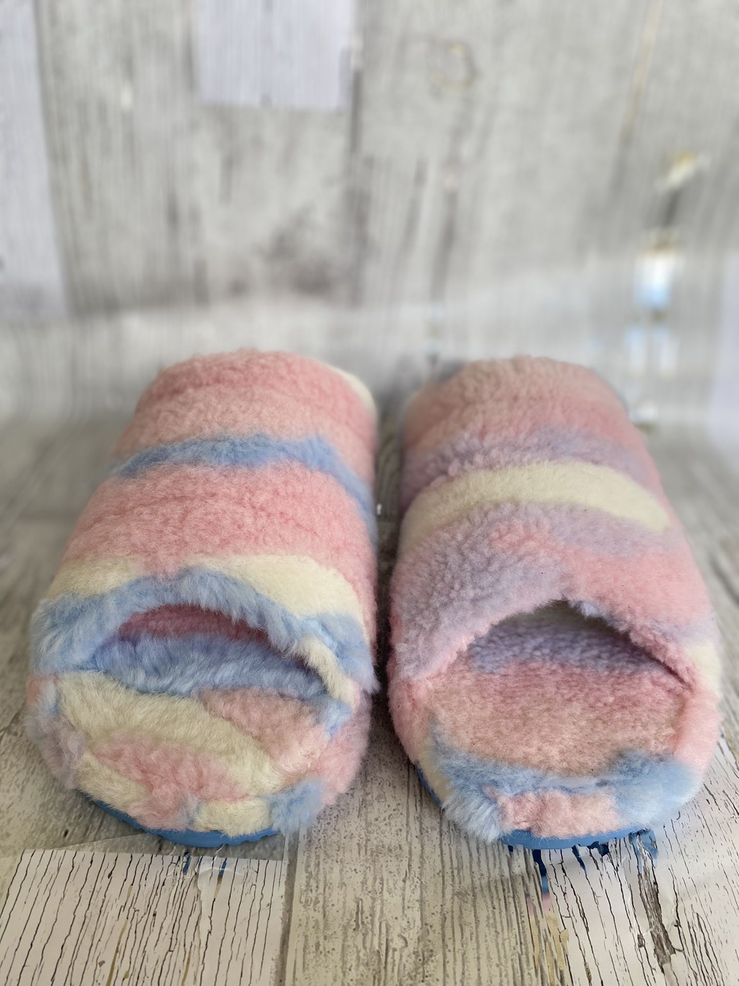 UGG Fluff You Cali Collage Cotton Candy Stripes Pink Blue 1121616 100% Authentic