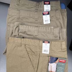 Wrangler Cargo shorts 44 New 