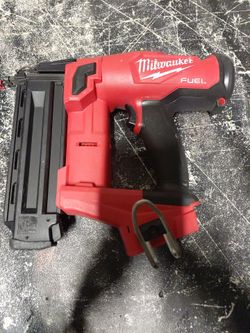 Milwaukee M18 fuel 18 ga brad nailer