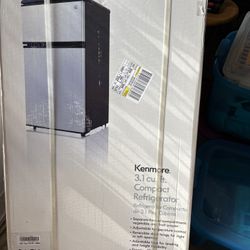  Compact Kenmore Refrigerator/Freezer 3.1 CuFt. 