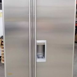 Sub-Zero 42“ Stainless Steal Built-in refrigerator