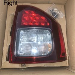 2011-2013 Taillight Assembly For A Jeep Compass Right Side With Light Bulbs 