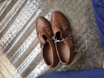 New 8.5 Women Shoe Brown