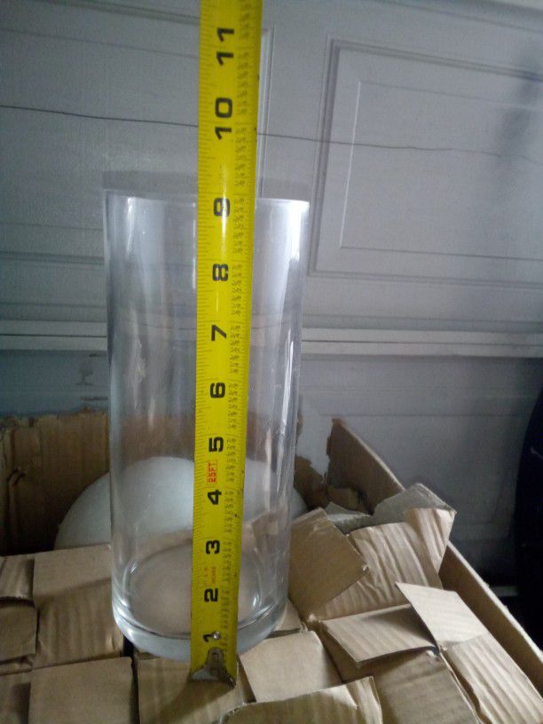 $3.00 Each  10 Inch Clear Glas Vases
