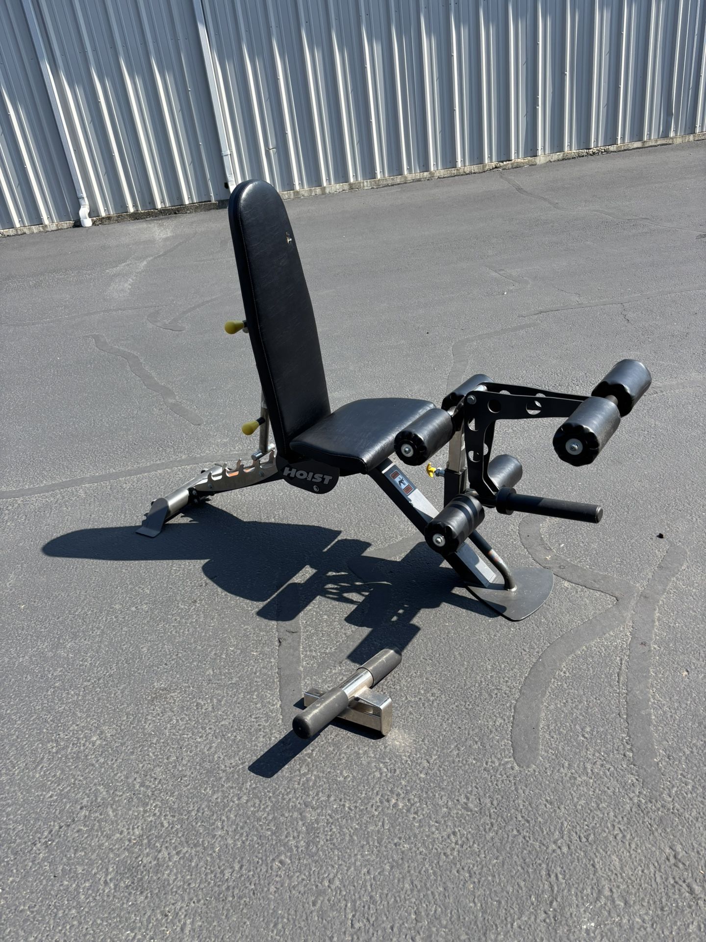 Weight Bench With Leg Extension