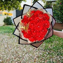 Ramo De Rosas Eternas 