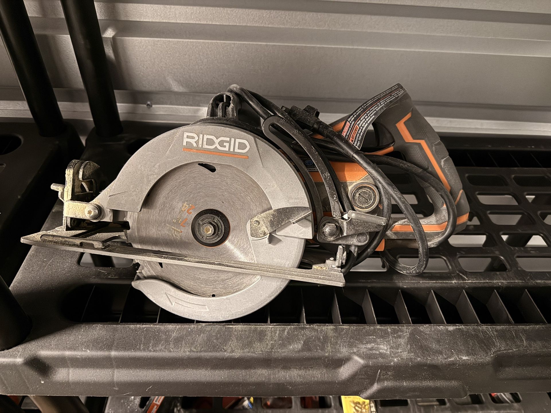 Rigid Worm Drive Circular Saw