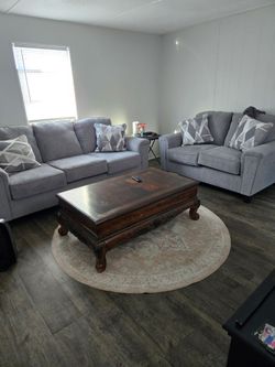 Couch/loveseat