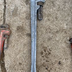 36” PIPE WRENCH RIDGID ALUMINUM ALMOST NEW