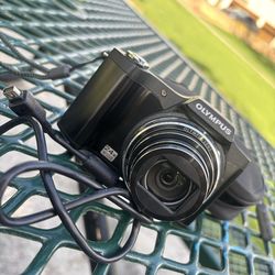 Olympus SZ-14 digital camera