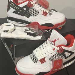 Jordan 4 Fire Red Size 8.0,,,9.0