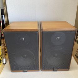 Canton Bookshelf Speakers 