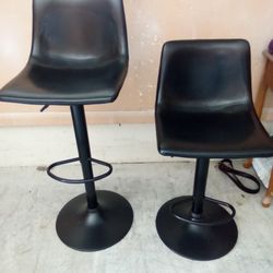 Like New Black Bar Stools