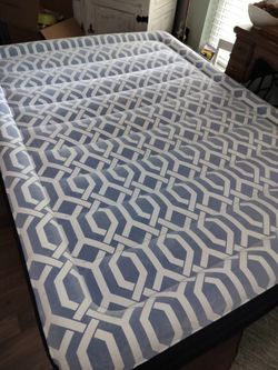 Air mattress-queen size