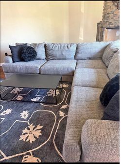 Gray sectional w/usb charging pots