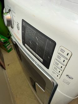 Lavadora gratis, no escurre sólo puedes venir a recoger la ya está afuera en el parqueadero8525 e Hampden Ave Denver