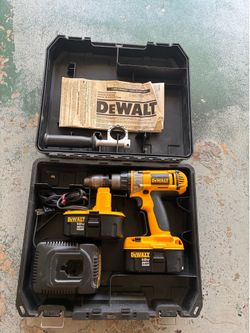 DeWalt Hammer Drill / Driver DC988