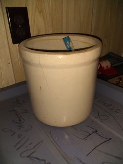 Sm vintage crock