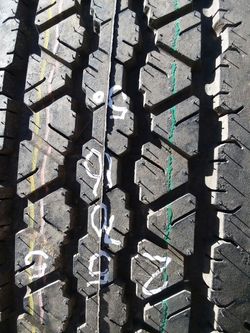 255 70 16 good truck tire on 5bolt rim