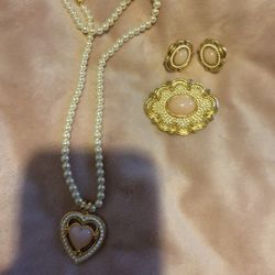 A Gorgeous Vintage Set By Avon A Necklace Clip On Earrings And A Brooch Colors White Pearls Pink And Gold 
