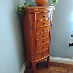 Beautiful Stand Up Jewelry Box