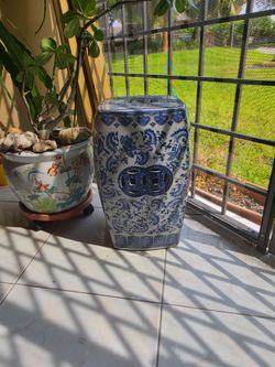 Vintage White & Blue Floral Vine Garden Stool,19" H x 10" W.