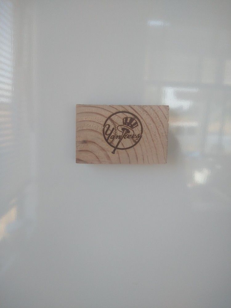 Engraved New York Yankees Wooden Magnet