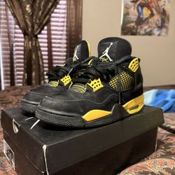 Jordan 4 yellow thunders