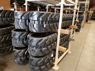 Rubber tracks for construction equipment