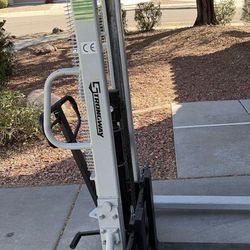 Straddle stacker manual forklift