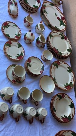 Franciscan Apple 58 Pcs