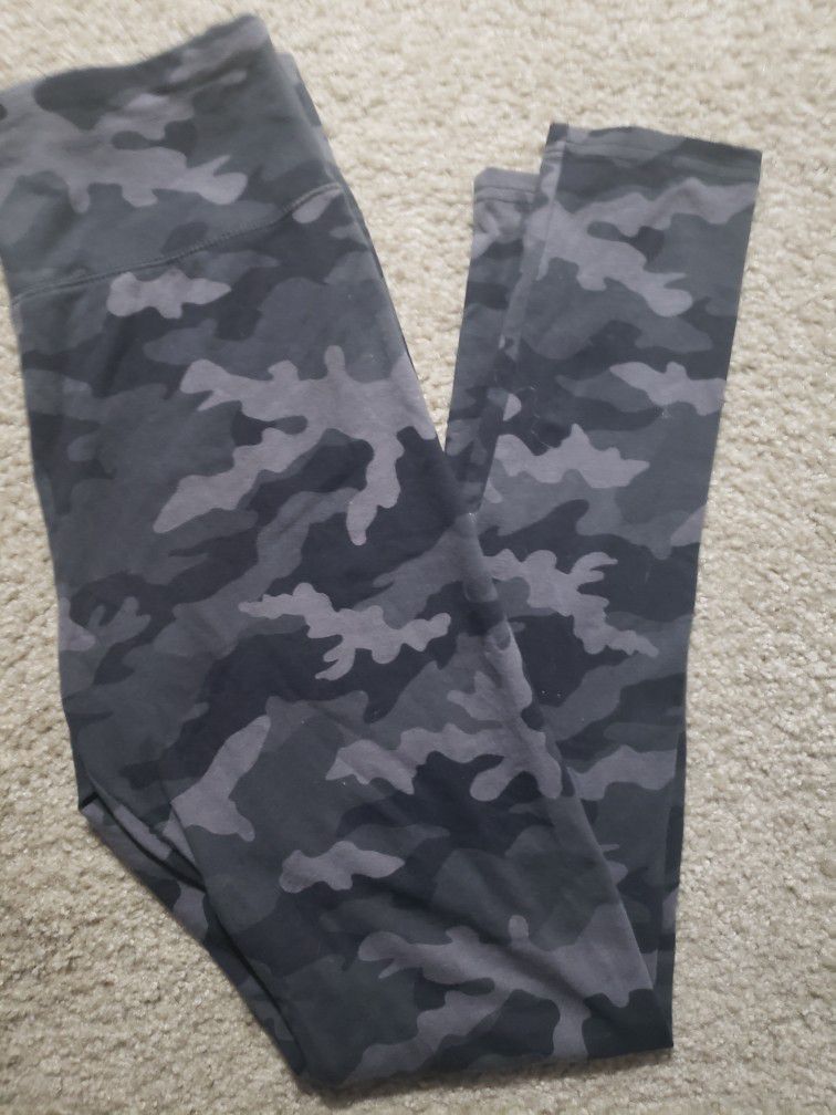 BNWOT WILD FABLE LEGGINGS for Sale in Tigard, OR - OfferUp
