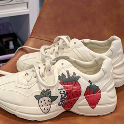 Gucci Rython Leather Strawberry Sneakers