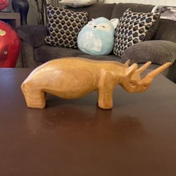 Description: Unique Collectible: Charming miniature food grinder with a clamp base, perfect for collectors of unique vintage items or dollhouse miniat