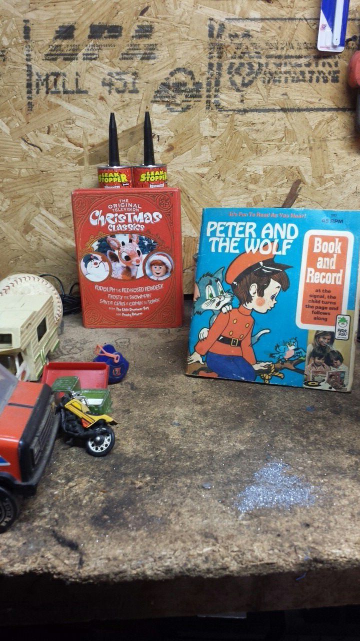 Vintage toys books tin cans vintage toys toy cars collectible baseball Tinker Toys 45 record