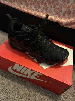 Air Vapormax Plus Black (Size 10.5 )