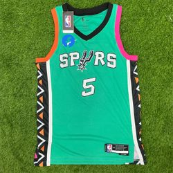 Spurs castle jersey size S