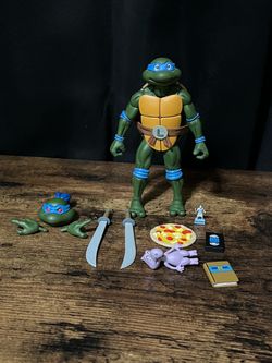 NECA 1987 Teenage Mutant Ninja Turtles Ultimate Leonardo 7" Scale Action Figure