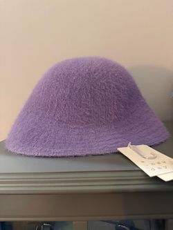 Target fuzzy bucket hat
